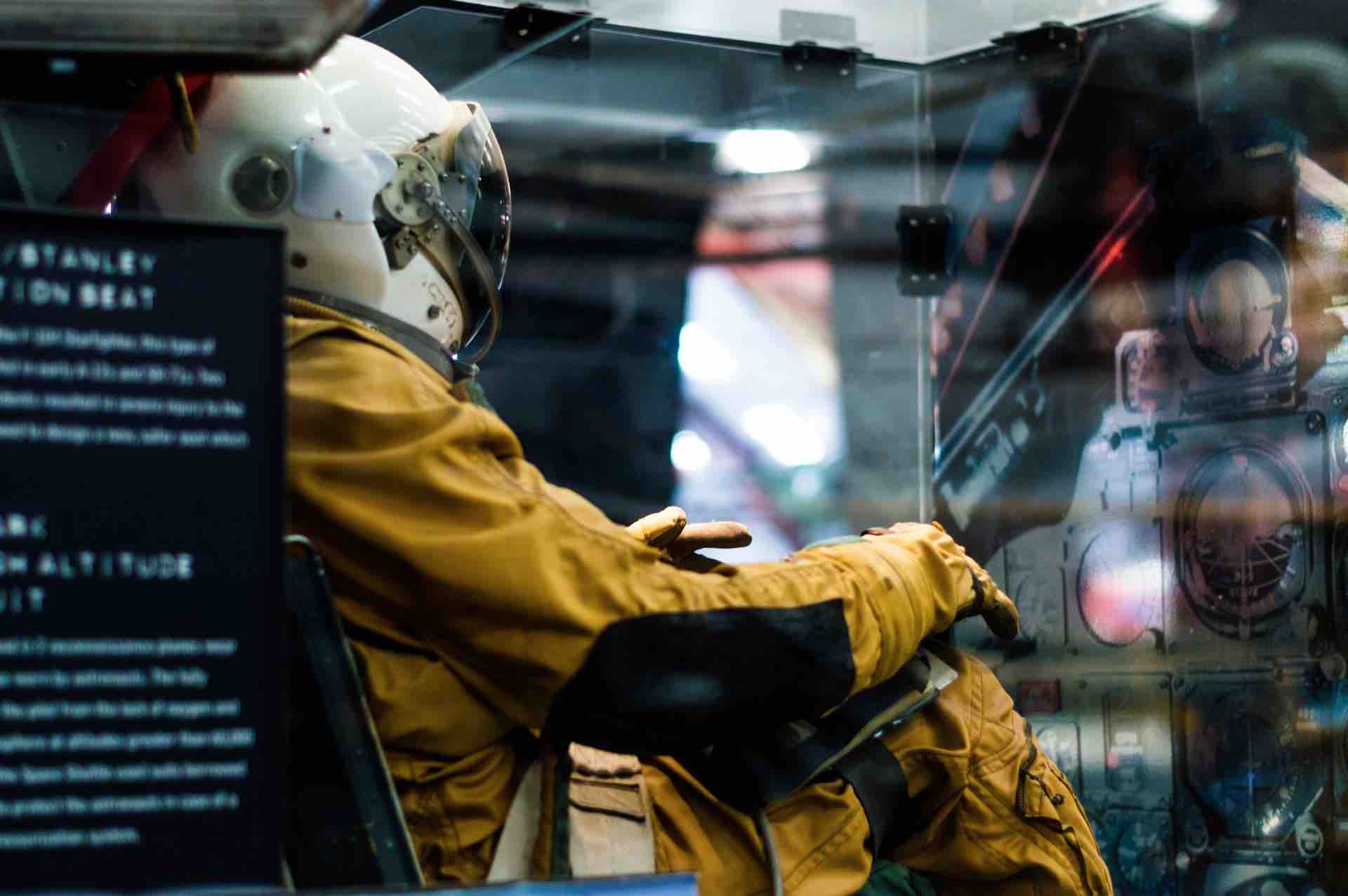 Astronaut simulation box
